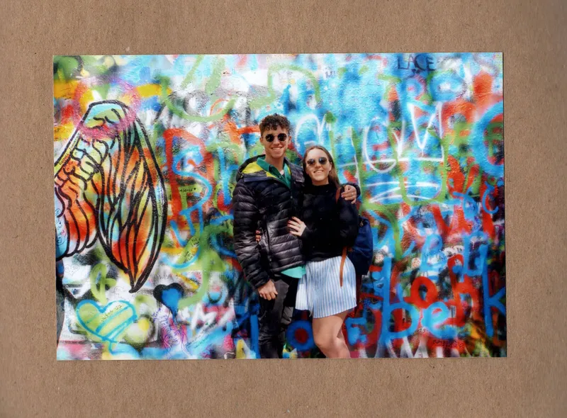 Graffiti couple